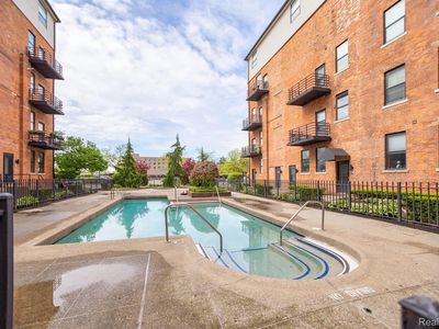 6533 E Jefferson Ave APT 326E, Detroit, MI, 48207