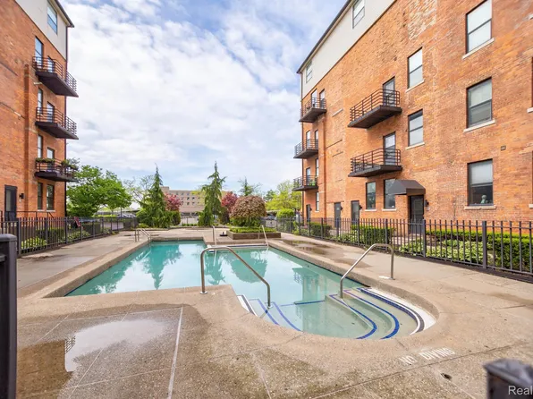 6533 E Jefferson Ave APT 326E, Detroit, MI 48207