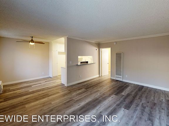 4th image of 21909 Saticoy St APT 3