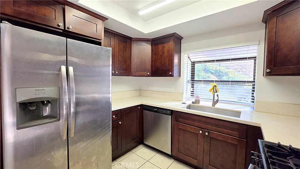 2 bed, 2.5 bath, 1292 sqft, $3,095 — Photo 4