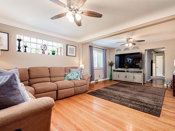 5th image of 4940 Fyler Ave