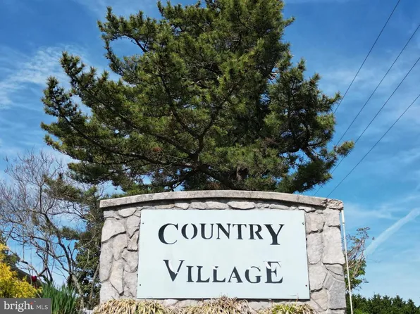 38 S Horseshoe Dr, Ocean View, DE 19970