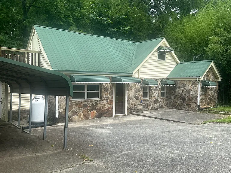 1609 Barry Rd — Photo 16