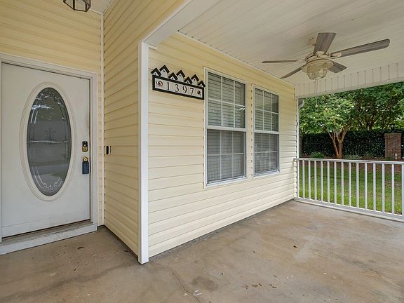 3rd image of 1397 Crescent Hills Dr