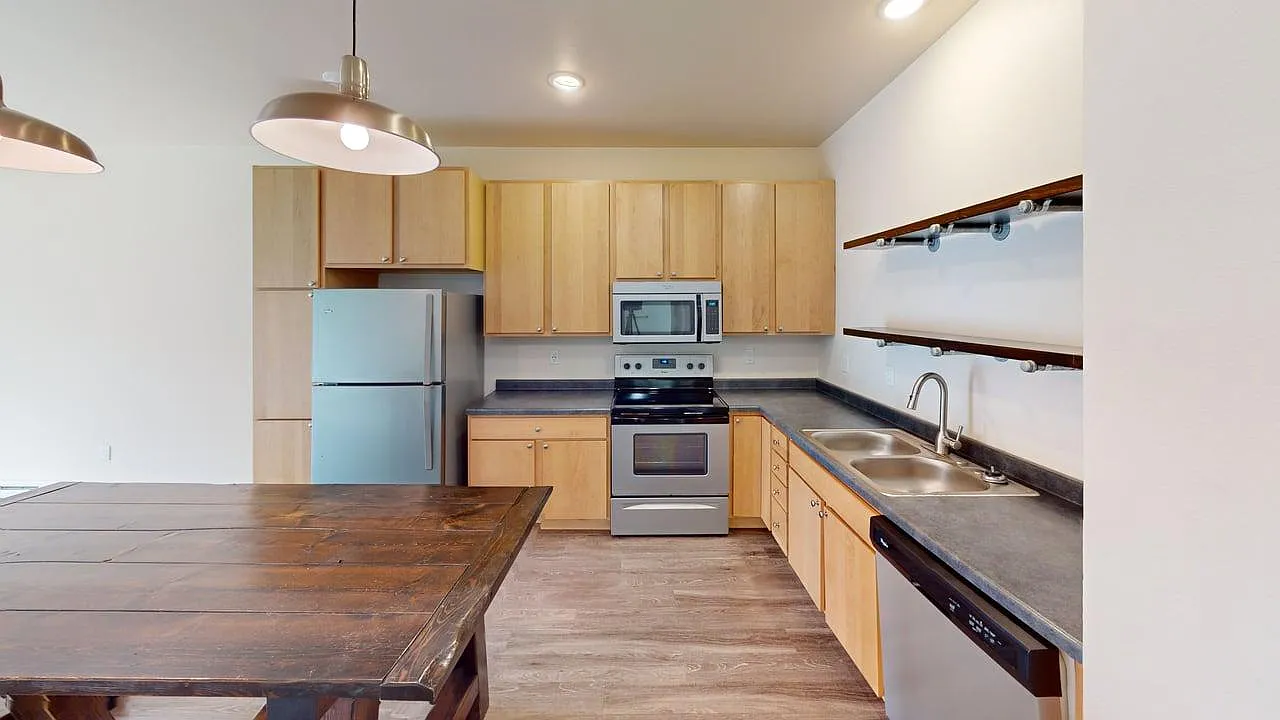 University Flats Apartments — Photo 1
