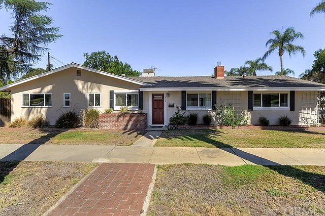 1st image of 610 W Cypress Ave