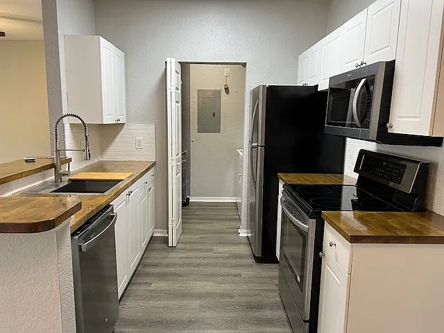 837 Grand Regency Point — Photo 13