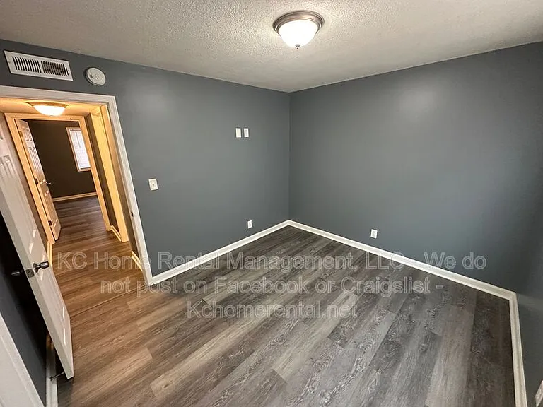 3118 N 55th St #B — Photo 14
