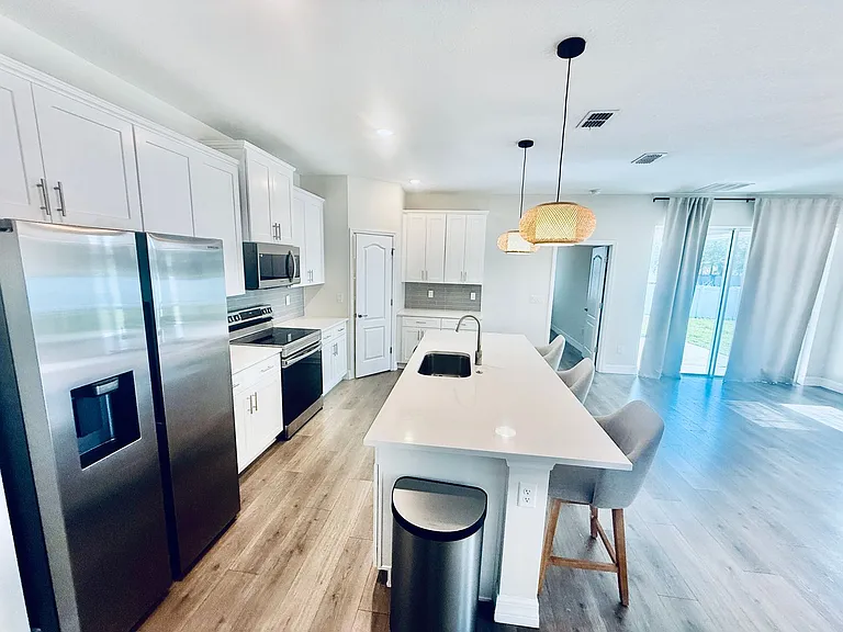614 Lynbrook St NW — Photo 8