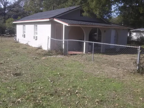 149 Van Buren Ave, Defuniak Springs, FL 32435