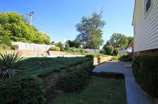3rd image of 4413 Oakland Blvd NE