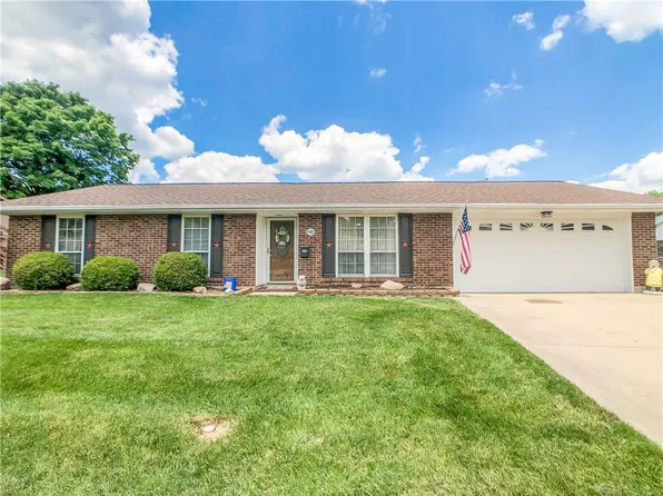 4483 Procuniar Dr, Dayton, OH 45424