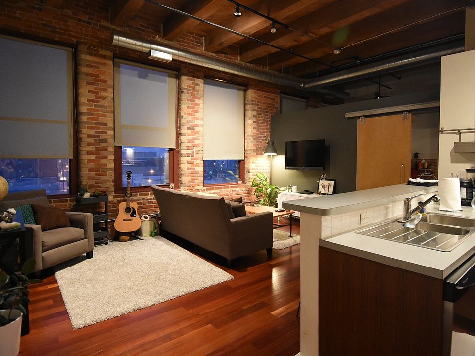 1st image of 150 E. Main Street #402
