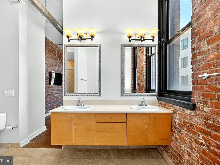 1147 N 4th St #53-4B — Photo 16