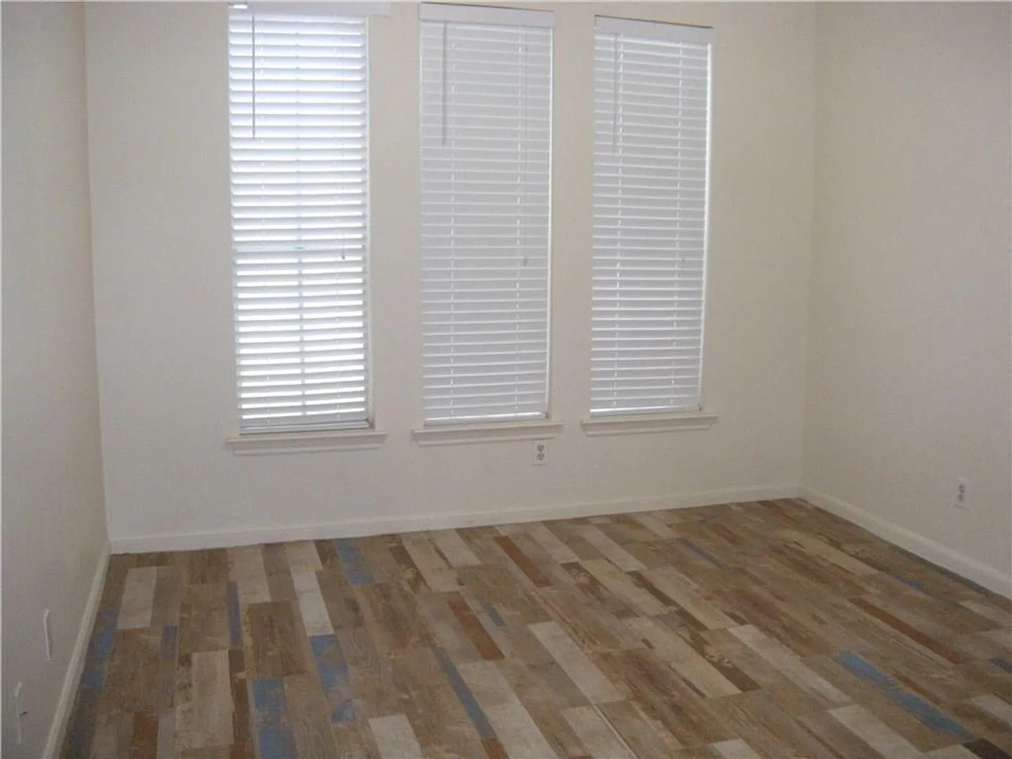 Ut Pre-Lease: 1 Bed / 1 Bath West Campus Condo With Updates, Great Location! — Photo 4