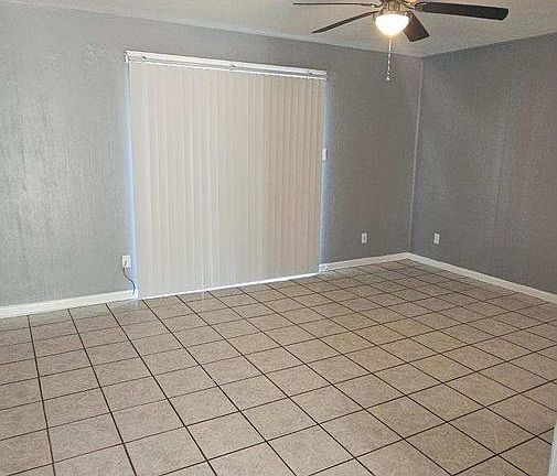3rd image of 131 Pear St