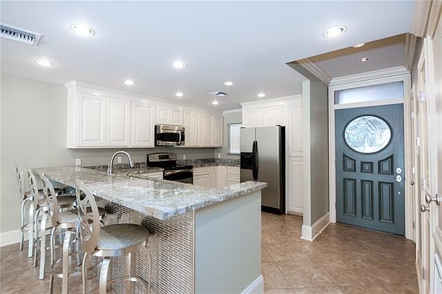 1st image of 7300 Lakeshore Dr APT 27