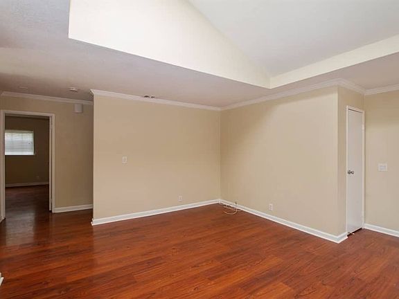 4th image of 4400 79th St