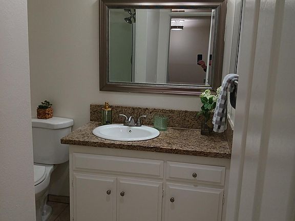 4th image of 851 Amigos Way