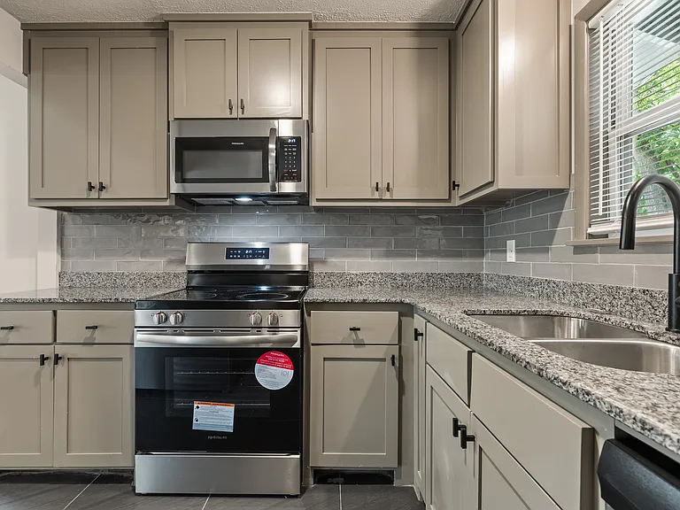 520 S Duncan Ave — Photo 5