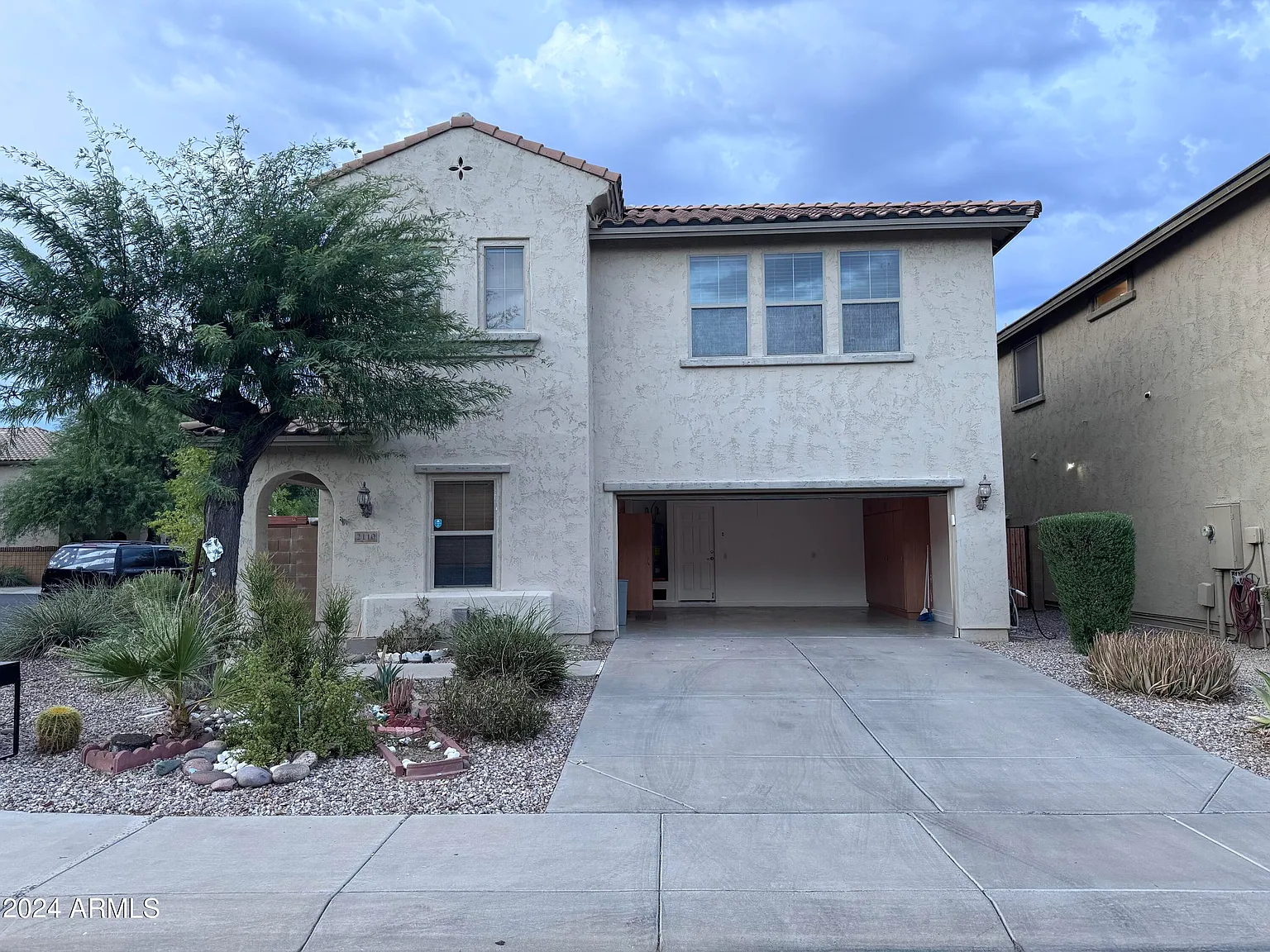 3 bed, 2.5 bath, 2093 sqft, $2,500 — Photo 1
