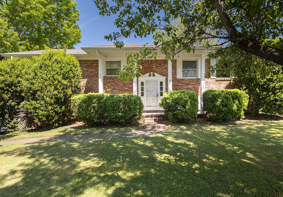 1st image of 609 Spring Valley Ln