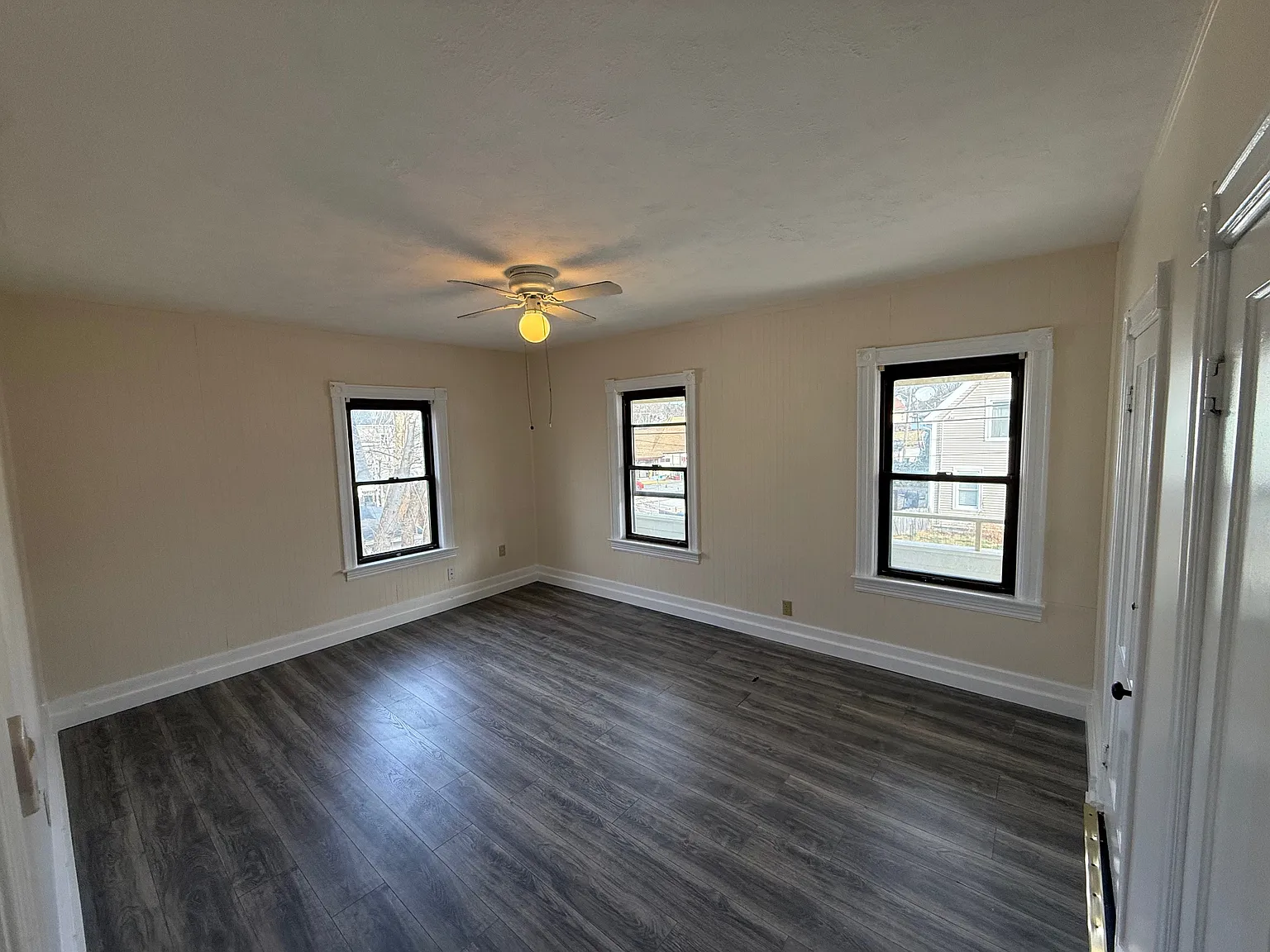28 Harris Street - 2 — Photo 4