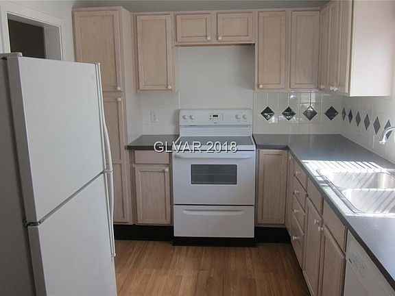 2nd image of 220 Cervantes St