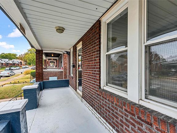 4th image of 4031 Tholozan Ave
