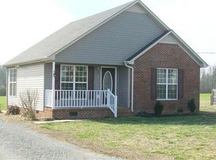3 Crockett Dr, Fayetteville, TN 37334
