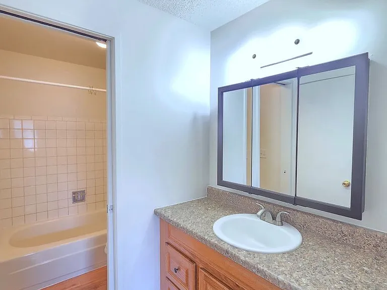 Horizon Apartments — Photo 20