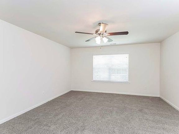 4th image of 131 Lassen Ln