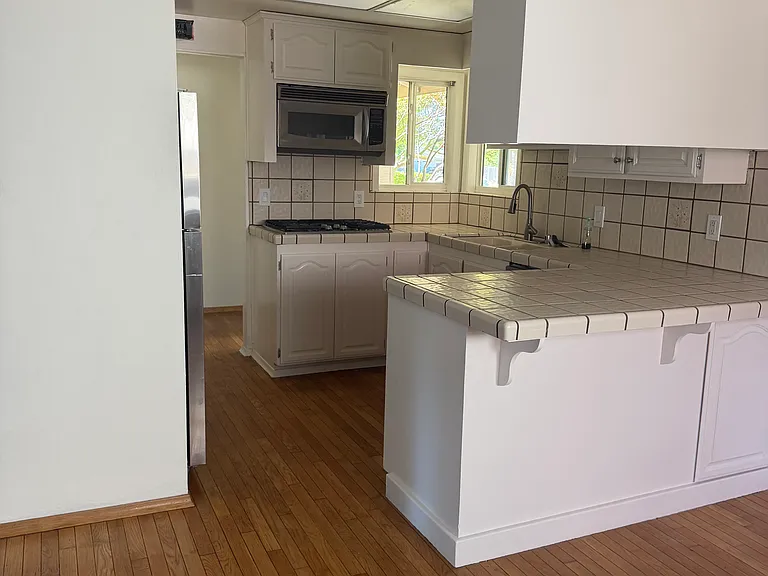 8820 Garden Glen Way — Photo 9