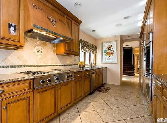 3rd image of 230 Willard Dr