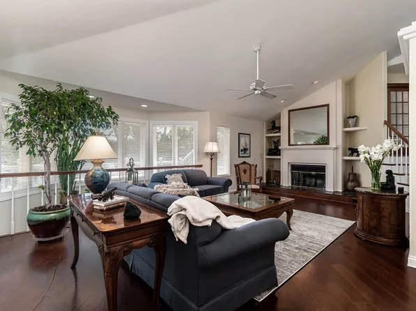 722 Pleasant Oak Dr, Oregon, WI 53575