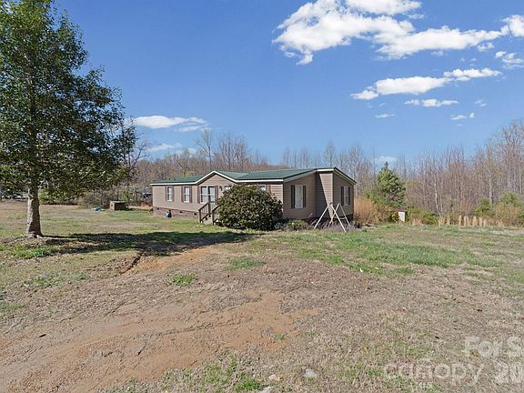 3rd image of 639 Correll Rd