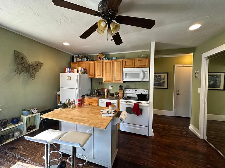 147 Highland Ave #1 — Photo 5