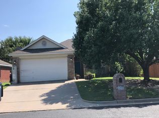 207 Sweetwater Dr, Weatherford, TX 76086