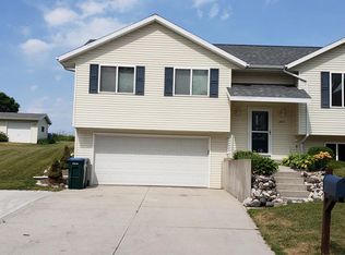 2417 Monroe St, NEW HOLSTEIN, WI 53061