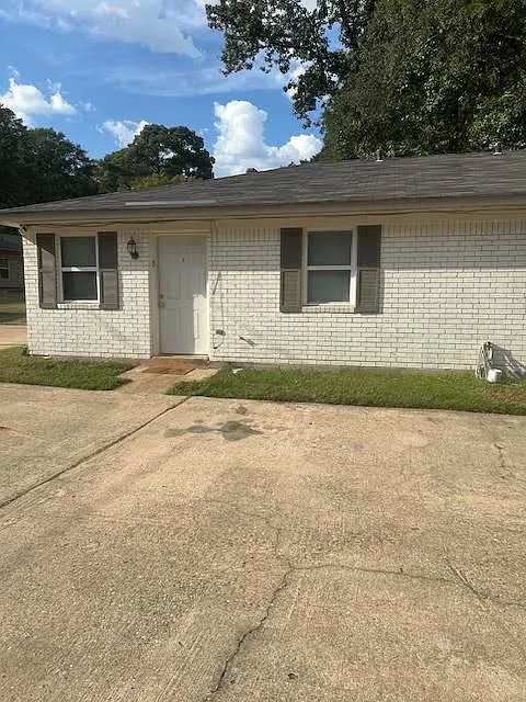 2 bed, 750 sqft, $950 — Photo 1