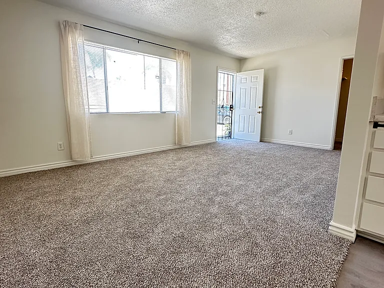 1554 W Ramona Dr #B — Photo 18