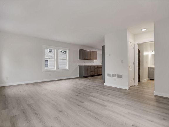 3rd image of 341 Buckingham St