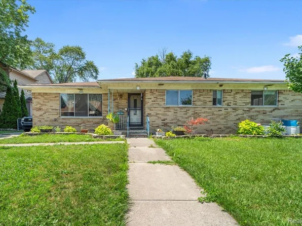 24245 Rosebud Ave, Eastpointe, MI 48021