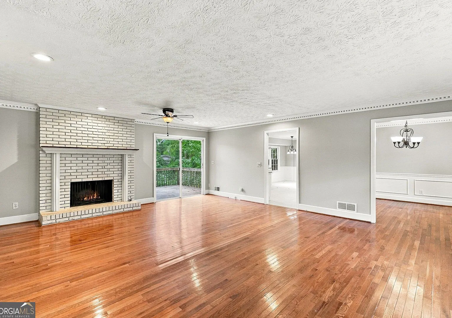 3 bed, 2.5 bath, 1572 sqft, $2,450 — Photo 4
