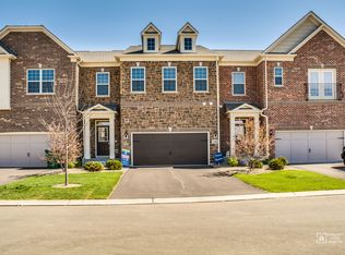 316 Camberley Ln, Lincolnshire, IL 60069