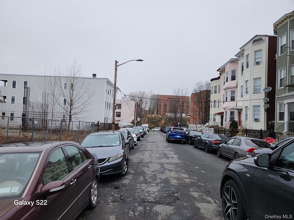2nd image of 54 Groshon Avenue