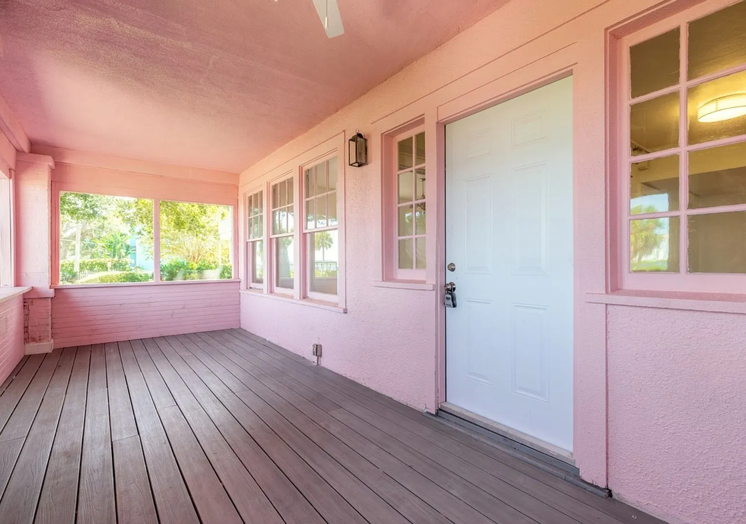 Historic Charm Meets Modern Comfort on the Halifax River! — Photo 3
