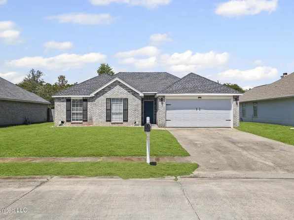 1920 Brookdale St, Biloxi, MS 39532