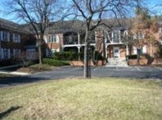 1528 Shire Cir UNIT 2A, Inverness, IL 60067