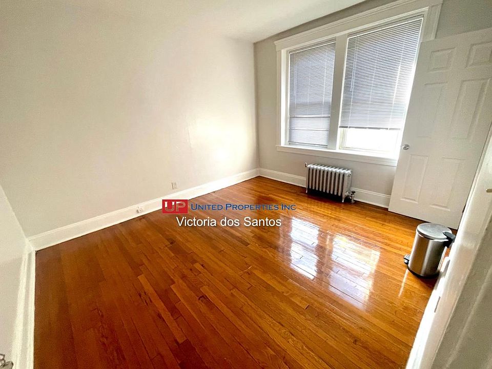 2nd image of 120 Salem St #15